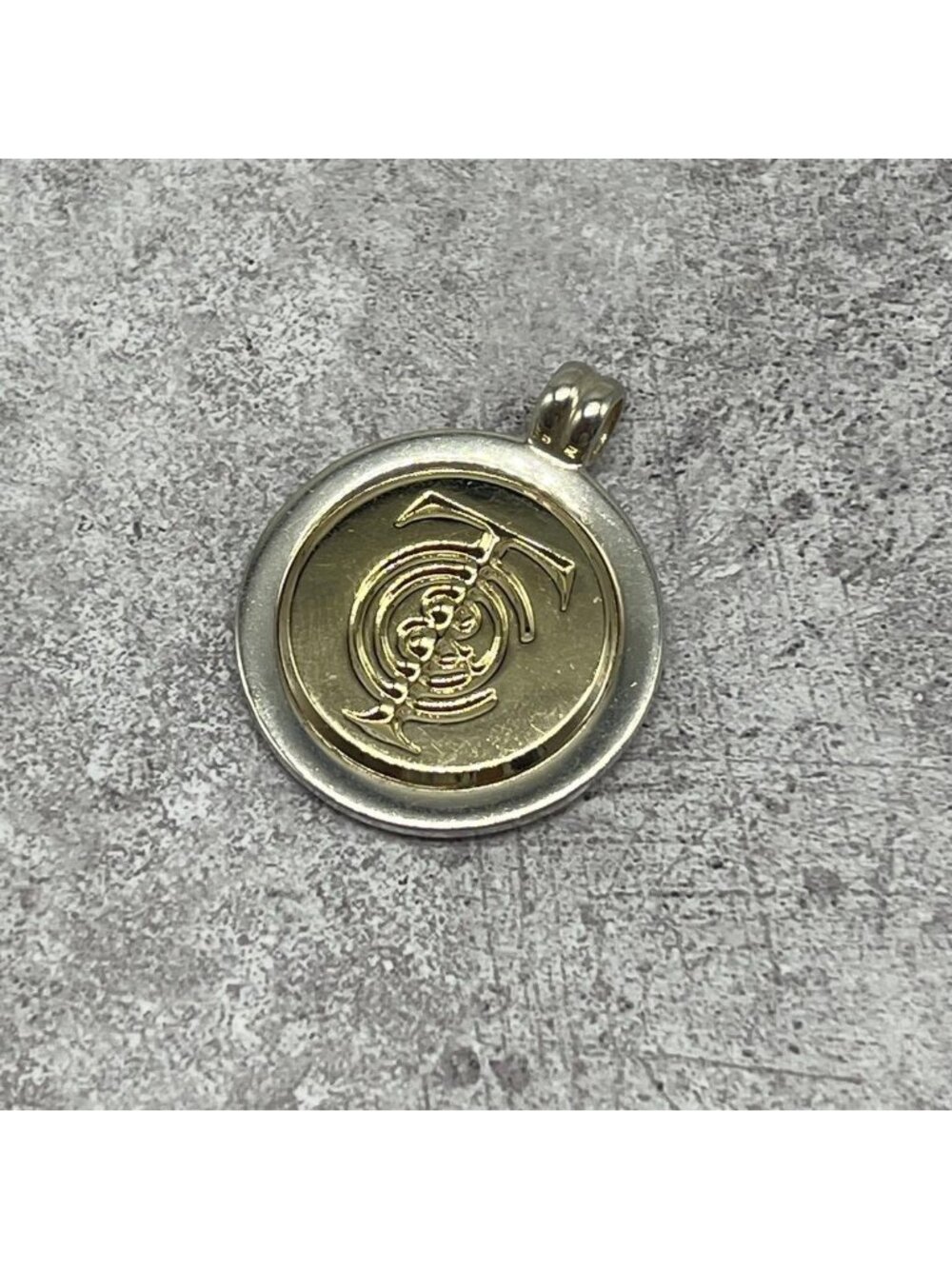 Tiffany & Co T&c Coin Pendant YG